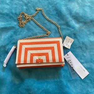 orange N white handbag with gold chainBRAND NEW🧡
